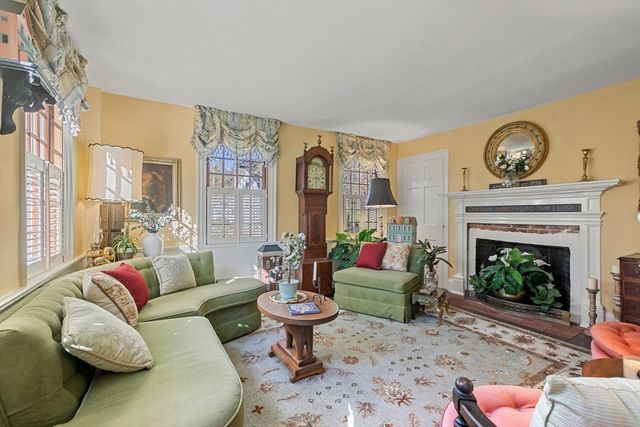 152 S Great Rd, Lincoln, MA 01773