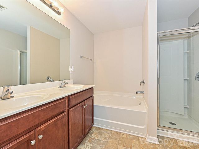 6709 Broad Valley Court, Charlotte, NC 28216