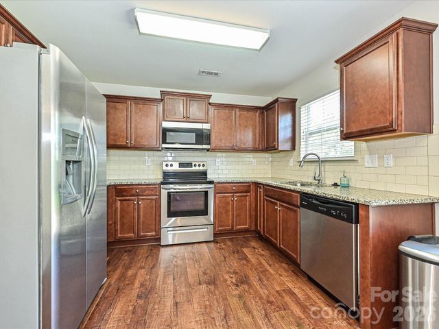 6709 Broad Valley Court, Charlotte, NC 28216