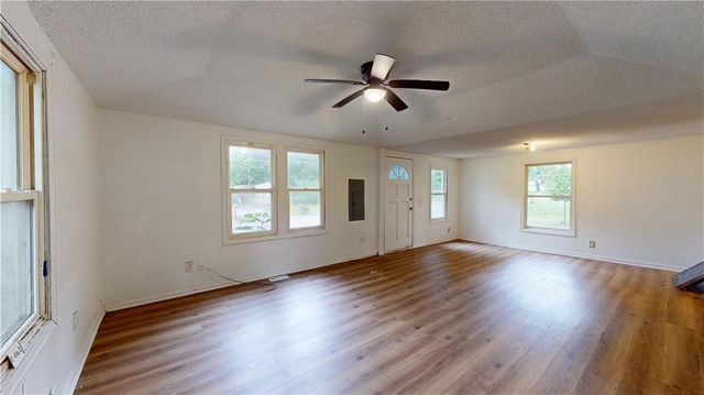 1211 N Colorado Street, Nevada, MO 64772