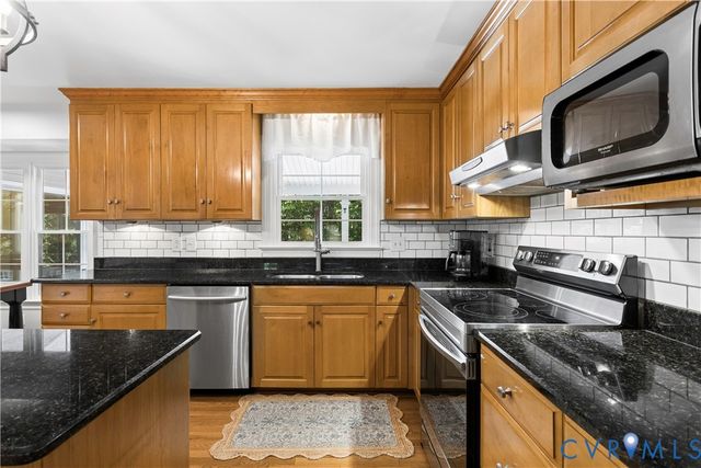 14216 Country Club Dr, Ashland, VA 23005