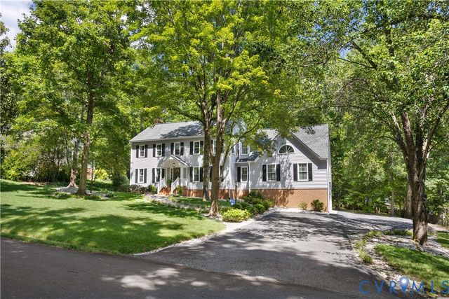 14216 Country Club Dr, Ashland, VA 23005