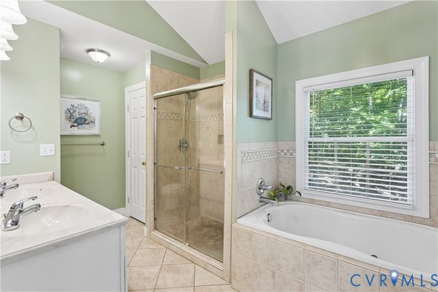 14216 Country Club Dr, Ashland, VA 23005