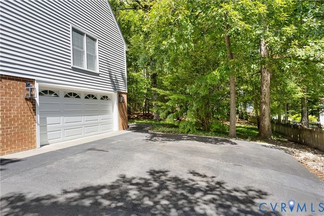 14216 Country Club Dr, Ashland, VA 23005