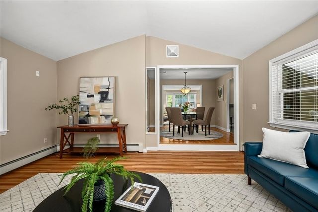 8 Ted Lane, Southborough, MA 01772