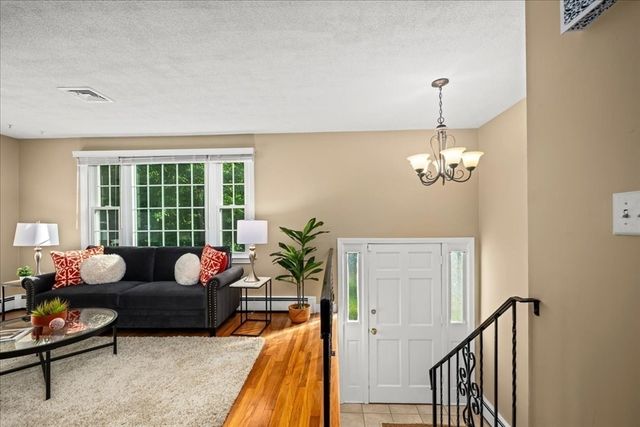 8 Ted Lane, Southborough, MA 01772