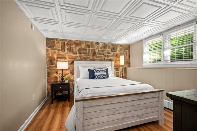 8 Ted Lane, Southborough, MA 01772
