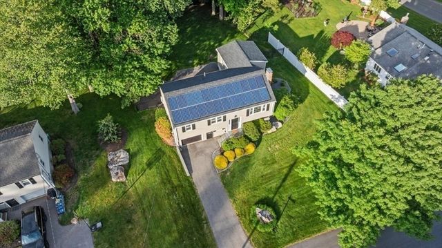 8 Ted Lane, Southborough, MA 01772