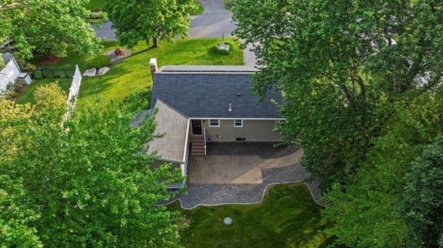 8 Ted Lane, Southborough, MA 01772