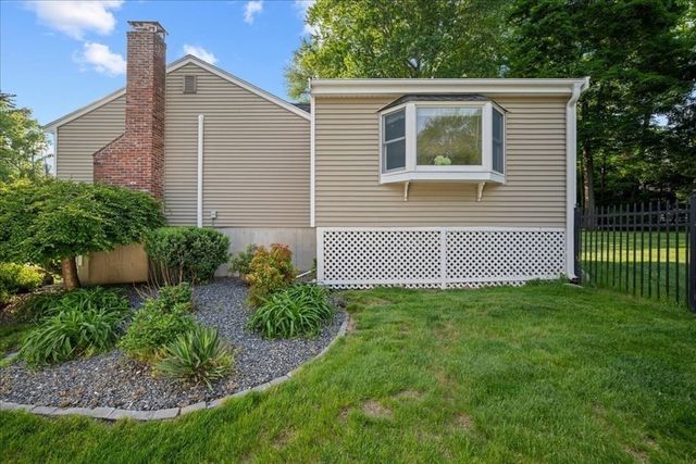 8 Ted Lane, Southborough, MA 01772