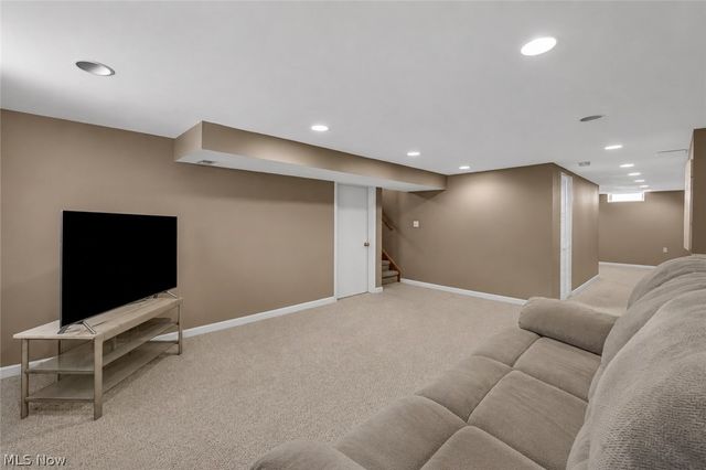 4266 Grannis Road, Fairview Park, OH 44126