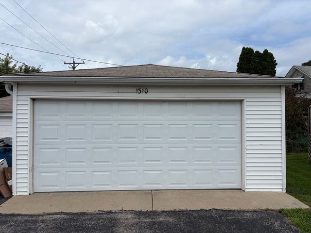 1310 N 20th Avenue, Melrose Park, IL 60160