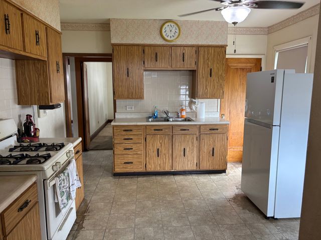 1310 N 20th Avenue, Melrose Park, IL 60160