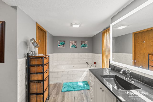 23 Birchwood Lane, St. Anne, IL 60964