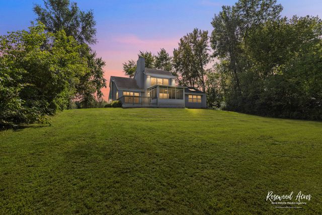 23 Birchwood Lane, St. Anne, IL 60964