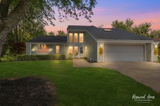 23 Birchwood Lane, St. Anne, IL 60964