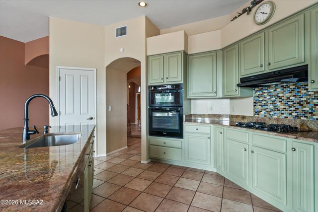 6977 W Wade Place, Tucson, AZ 85743