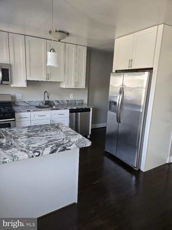 8120 KAVANAGH RD, Baltimore, MD 21222