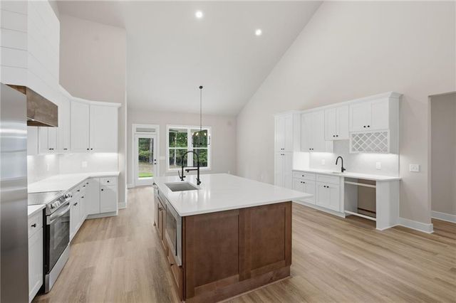 9120 Lisa Circle, Gainesville, GA 30506
