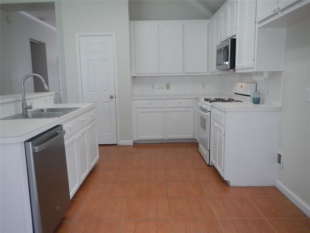 1203 Foxland Chase Street, Sugar Land, TX 77479