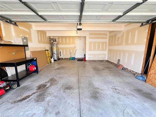 4270 Lindsey Lane, Winston-salem, NC 27106