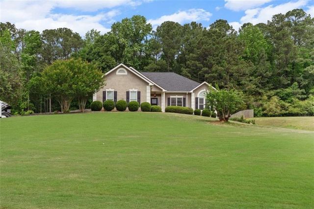 122 Crescent Drive, Newnan, GA 30265