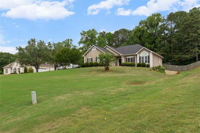 122 Crescent Drive, Newnan, GA 30265