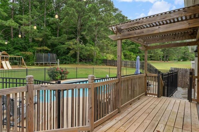122 Crescent Drive, Newnan, GA 30265