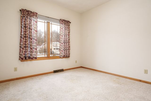 213 Boeing Trail, Poplar Grove, IL 61065