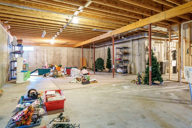 213 Boeing Trail, Poplar Grove, IL 61065