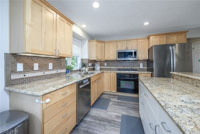2942 Robert Gary Court, Medina, OH 44256