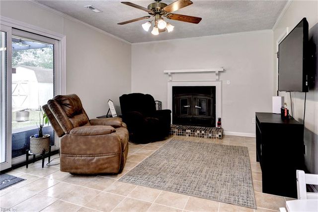117 Sandy Lake DR, Hampton, VA 23666