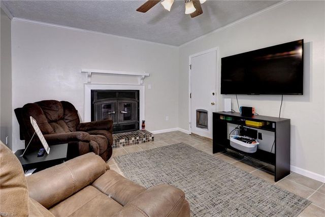 117 Sandy Lake DR, Hampton, VA 23666