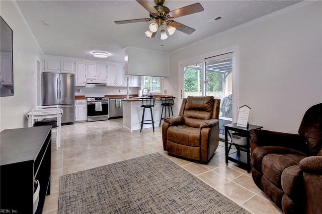 117 Sandy Lake DR, Hampton, VA 23666