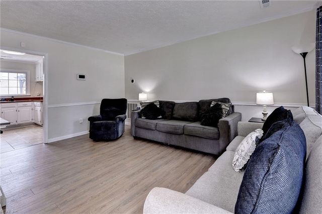 117 Sandy Lake DR, Hampton, VA 23666