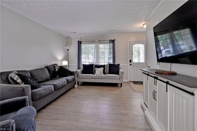 117 Sandy Lake DR, Hampton, VA 23666