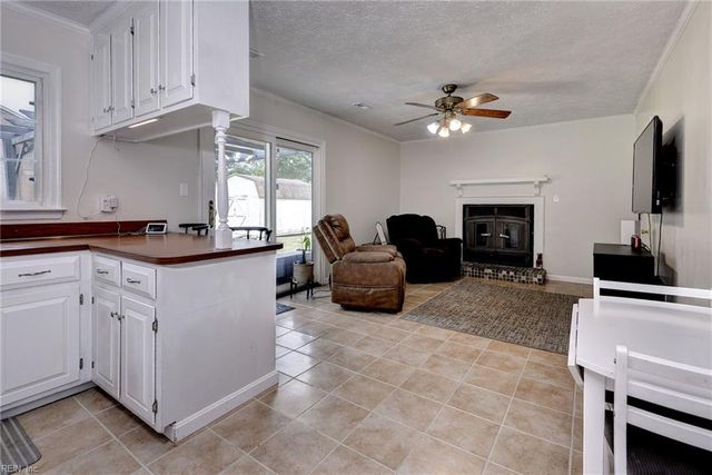 117 Sandy Lake DR, Hampton, VA 23666