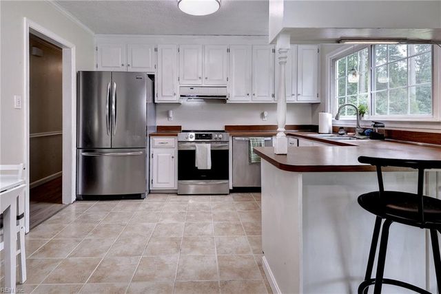 117 Sandy Lake DR, Hampton, VA 23666