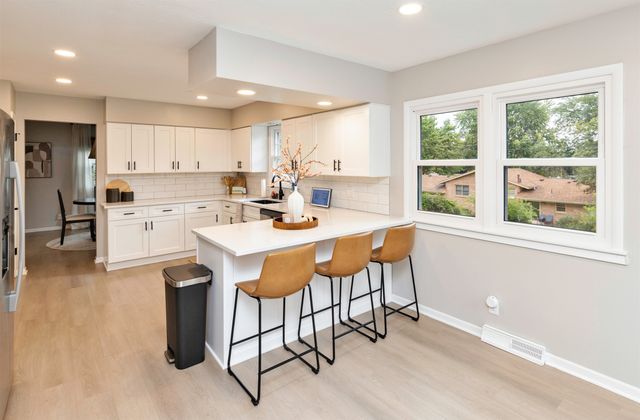 1901 80th Street, Windsor Heights, IA 50324