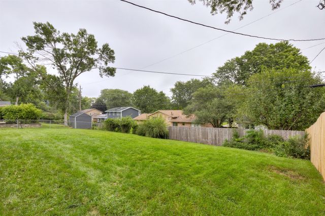 1901 80th Street, Windsor Heights, IA 50324