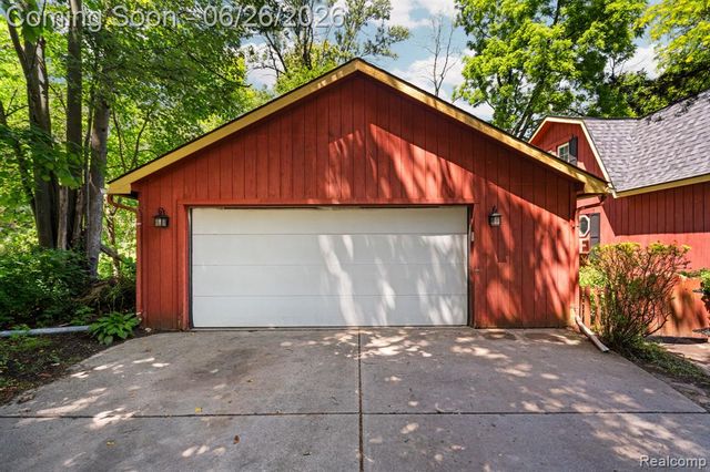 514 Lake Street, Howell, MI 48843