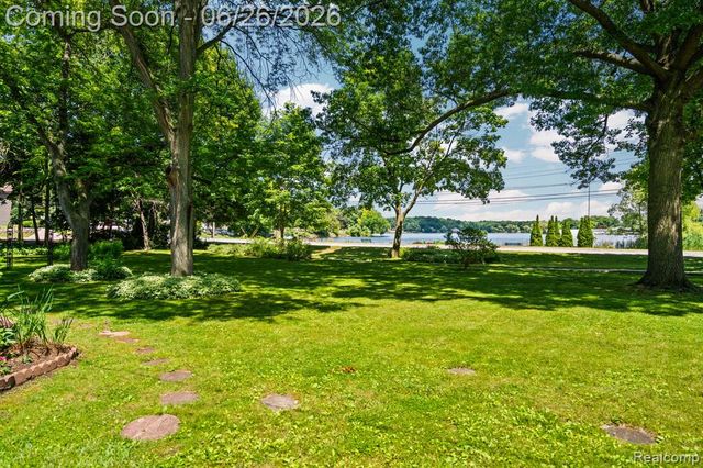 514 Lake Street, Howell, MI 48843