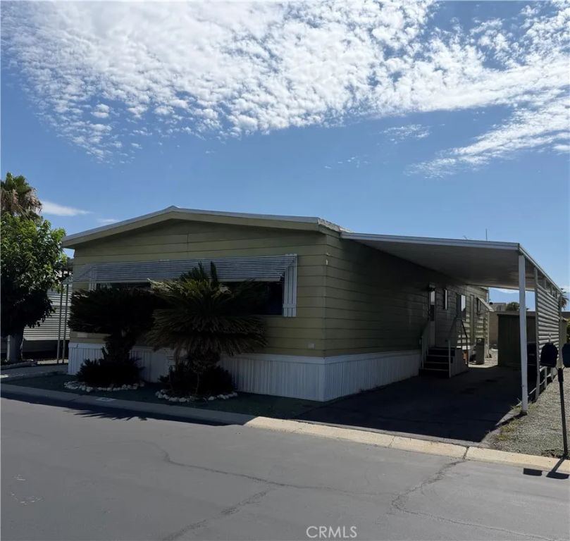 575 S Lyon 62, Hemet, CA 92543
