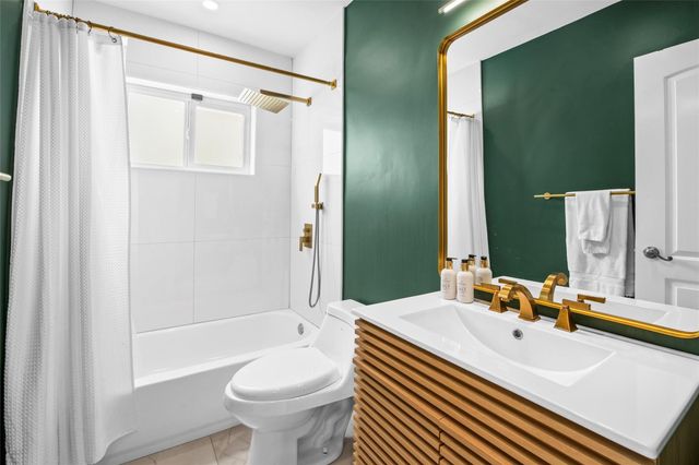 3431 NE 18th Avenue, Oakland Park, FL 33306