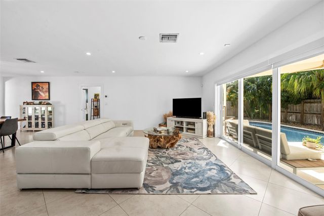 3431 NE 18th Avenue, Oakland Park, FL 33306