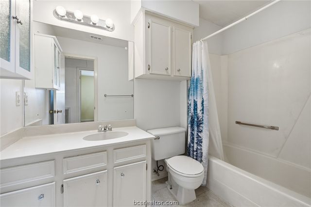 3912 Sierra Court, Bryan, TX 77802