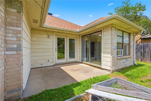 3912 Sierra Court, Bryan, TX 77802