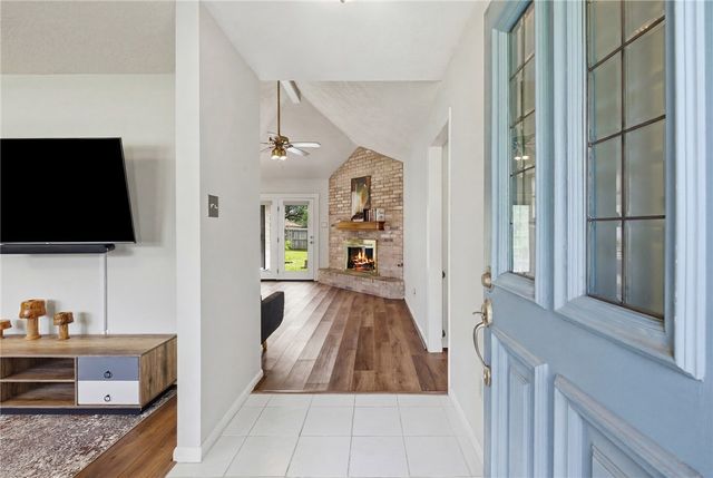 3912 Sierra Court, Bryan, TX 77802