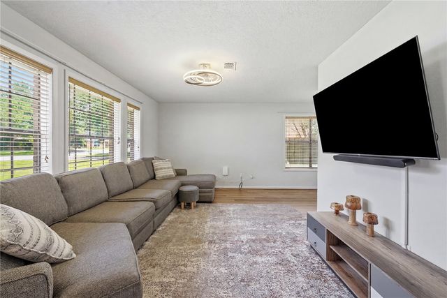 3912 Sierra Court, Bryan, TX 77802