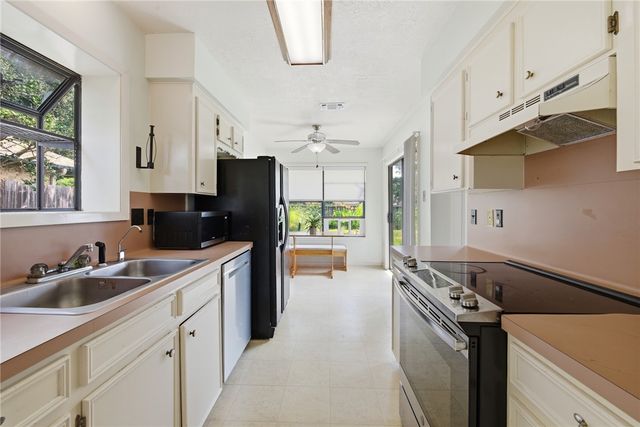 3912 Sierra Court, Bryan, TX 77802